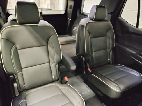 Certified 2022 Chevrolet Traverse Premier image 11