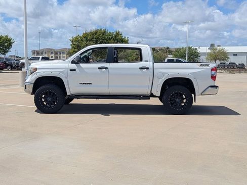 Used 2018 Toyota Tundra SR5 w/ SR5 Upgrade Package image 8