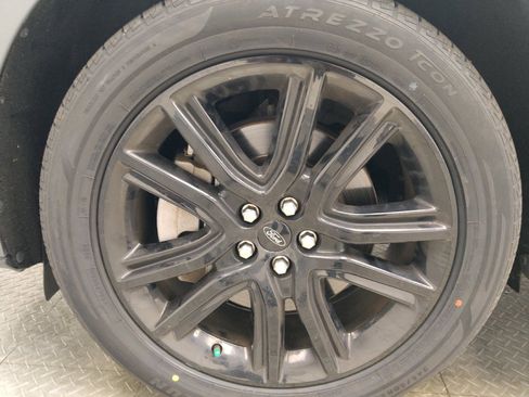 Used 2022 Ford Edge ST-Line w/ Class II Trailer Tow Package AWD/4WD image 31