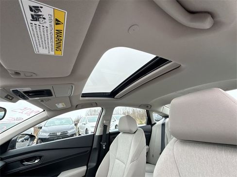 Certified 2025 Honda Accord SE image 18