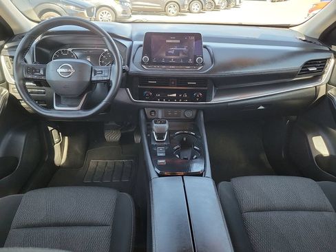 Used 2025 Nissan Rogue SV FWD image 21
