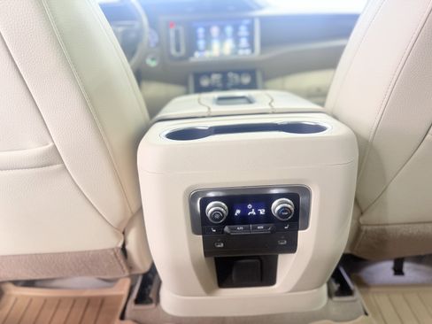 Certified 2021 GMC Yukon Denali w/ Denali Premium Package image 30