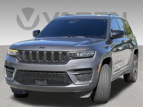 Used 2024 Jeep Grand Cherokee Altitude AWD/4WD image 1