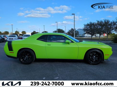 Used 2015 Dodge Challenger R/T Scat Pack w/ Leather Interior Group image 4