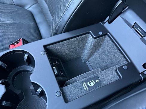 Used 2024 Porsche Macan image 27