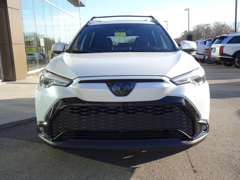 Used 2024 Toyota Corolla Cross XSE w/ Convenience Package image 7