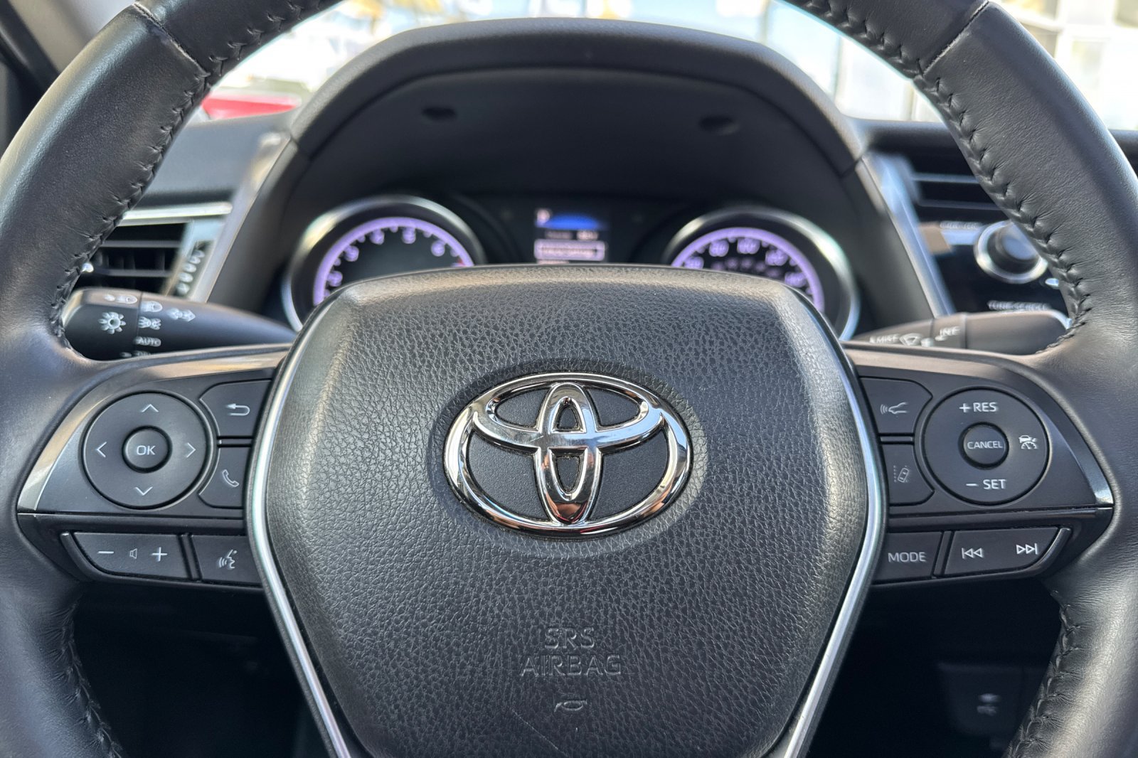 Used 2018 Toyota Camry SE w/ Moonroof Package FWD image 23