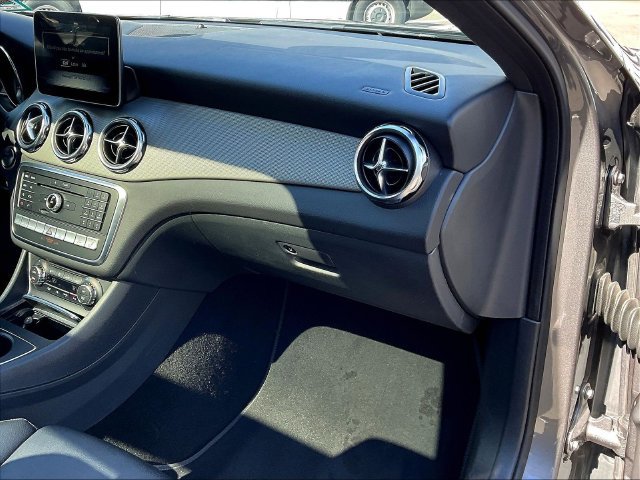 Used 2019 Mercedes-Benz GLA 250 4MATIC image 28
