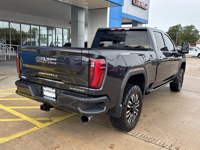 Used 2024 GMC Sierra 3500 Denali Ultimate AWD/4WD image 3