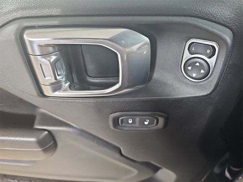 Used 2024 Jeep Wrangler Rubicon w/ Convenience Group image 33