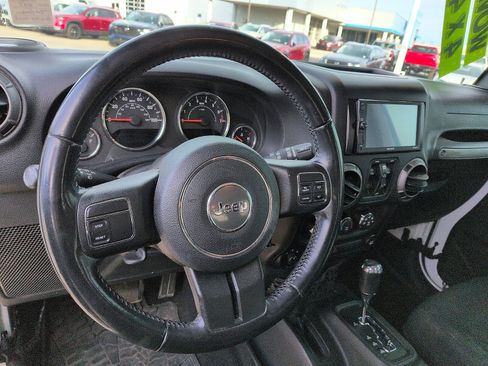 Used 2018 Jeep Wrangler Unlimited Sport S image 9