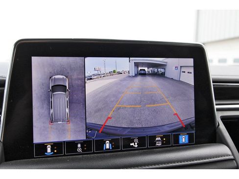 Used 2021 Chevrolet Tahoe Z71 w/ Z71 Signature Package AWD/4WD image 27