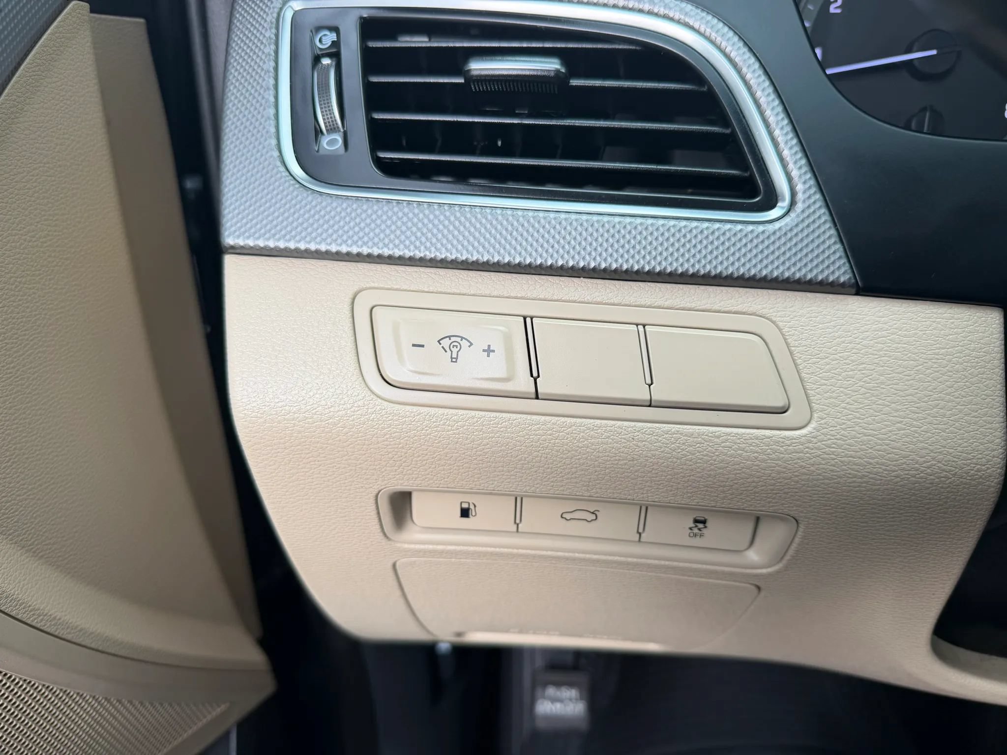 Used 2016 Hyundai Sonata SE FWD image 13