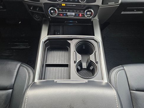 Used 2022 Ford F250 Lariat w/ Black Appearance Package image 12