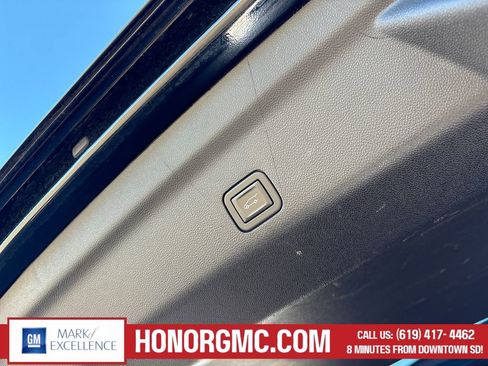 Used 2023 GMC Yukon Denali AWD/4WD image 23