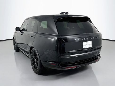 Used 2025 Land Rover Range Rover SE AWD/4WD image 3