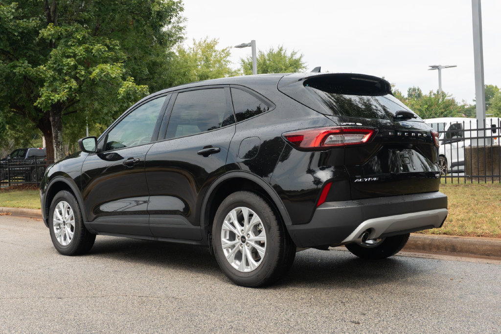 Used 2025 Ford Escape Active AWD/4WD image 12