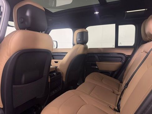 New 2026 Land Rover Defender 110 X-Dynamic SE image 19
