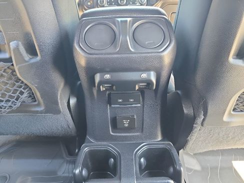 Used 2021 Jeep Gladiator Rubicon w/ LED Lighting Group AWD/4WD image 16