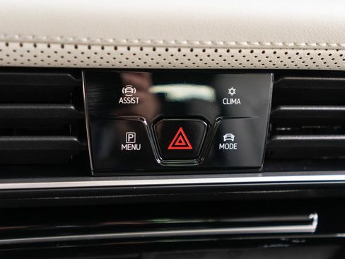 Used 2026 Volkswagen Atlas Cross Sport SEL Premium R-Line AWD/4WD image 34