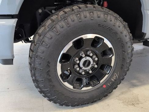 New 2026 Ford F350 Platinum w/ Tremor Off-Road Package AWD/4WD image 7