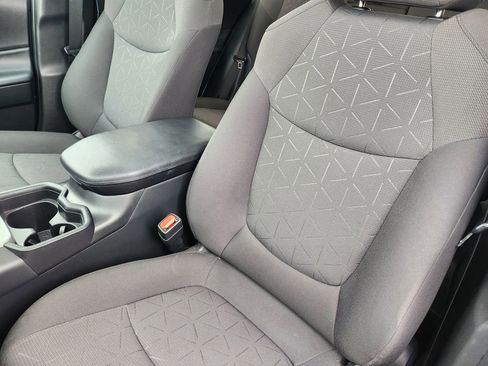 Used 2019 Toyota RAV4 XLE image 8