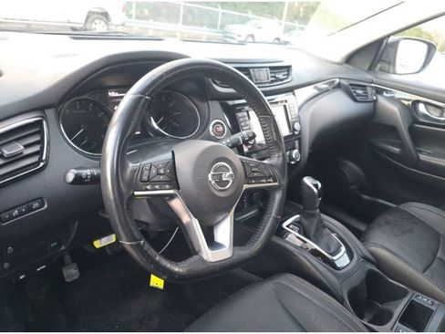 Used 2017 Nissan Rogue Sport SL image 14