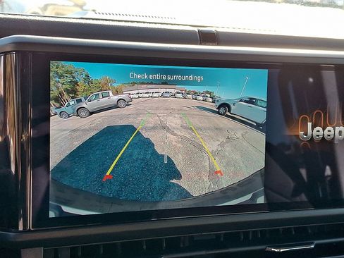 Used 2024 Jeep Wrangler Unlimited Rubicon w/ Safety Group image 17