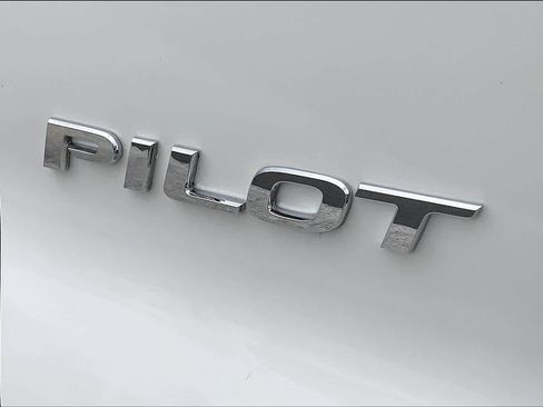 Used 2018 Honda Pilot EX-L image 7