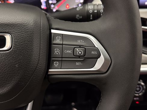 Used 2025 Jeep Compass Limited AWD/4WD image 21