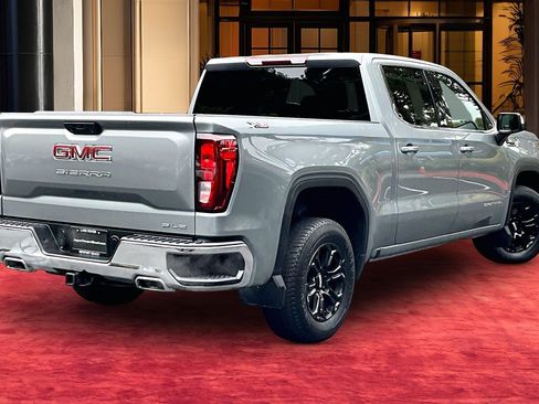 Used 2023 GMC Sierra 1500 SLE image 12
