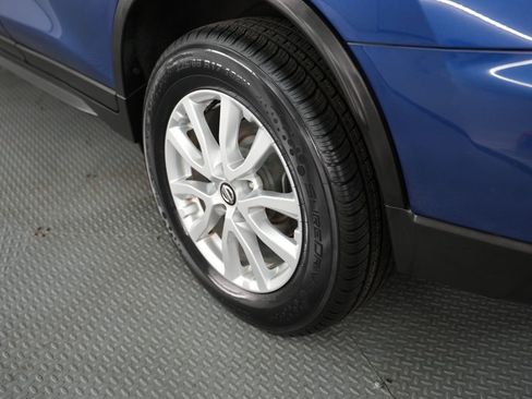 Used 2018 Nissan Rogue SV image 60