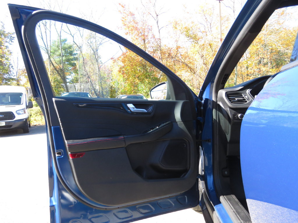 Used 2023 Ford Escape ST-Line AWD/4WD image 9
