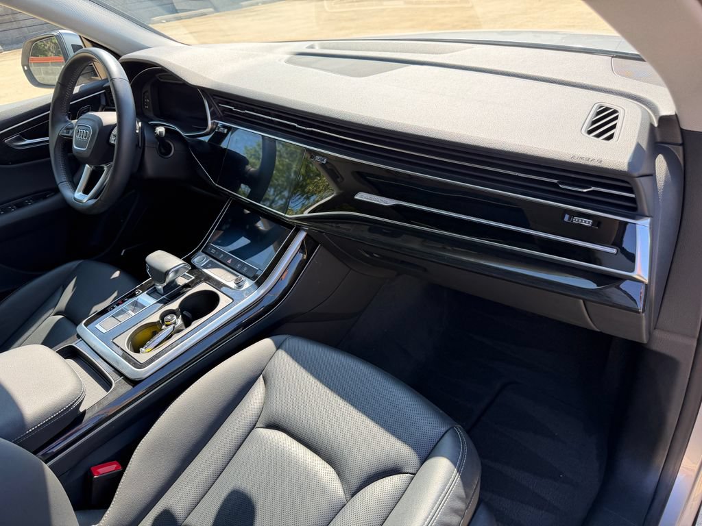 Used 2019 Audi Q8 Premium Plus AWD/4WD image 22