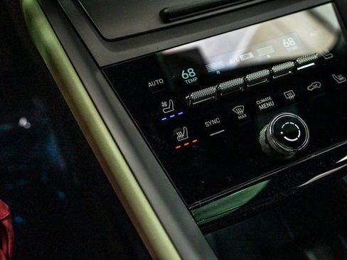 New 2026 Porsche Macan 4 Electric image 21