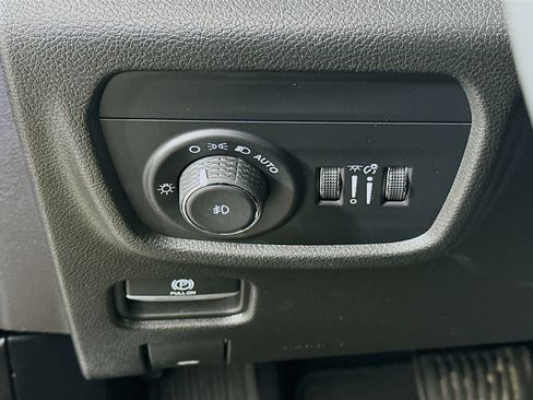 Used 2023 Jeep Grand Cherokee L Limited w/ Black Appearance Package image 16