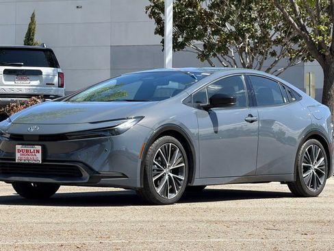 Used 2024 Toyota Prius XLE image 8