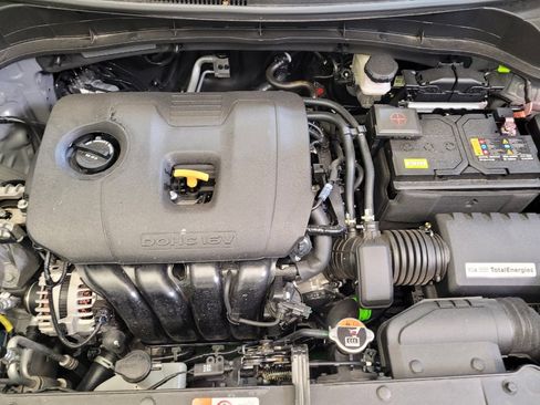 Used 2025 Kia Soul LX w/ LX Technology Package FWD image 30