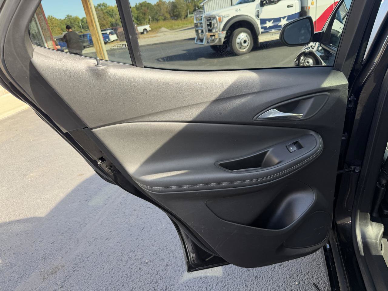 Used 2023 Buick Encore GX Select w/ Experience Buick Package FWD image 18