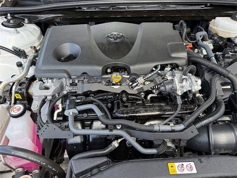 Used 2025 Toyota Camry LE image 33