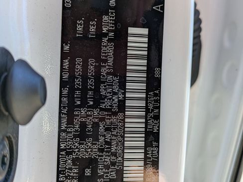 Used 2023 Toyota Highlander image 27