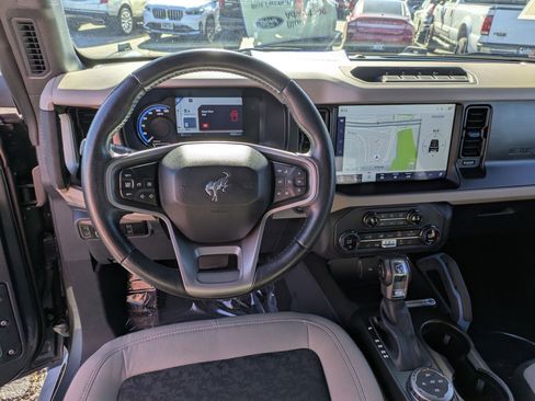 Certified 2023 Ford Bronco Wildtrak AWD/4WD image 30