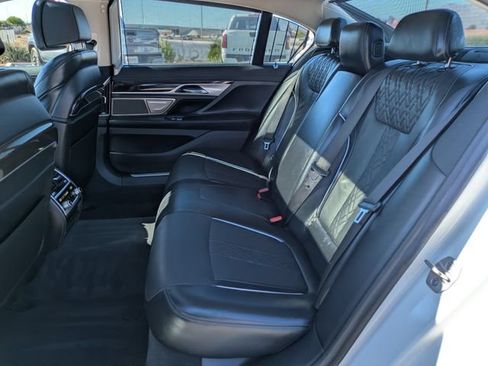 Used 2022 BMW 740i w/ Premium Package RWD image 14