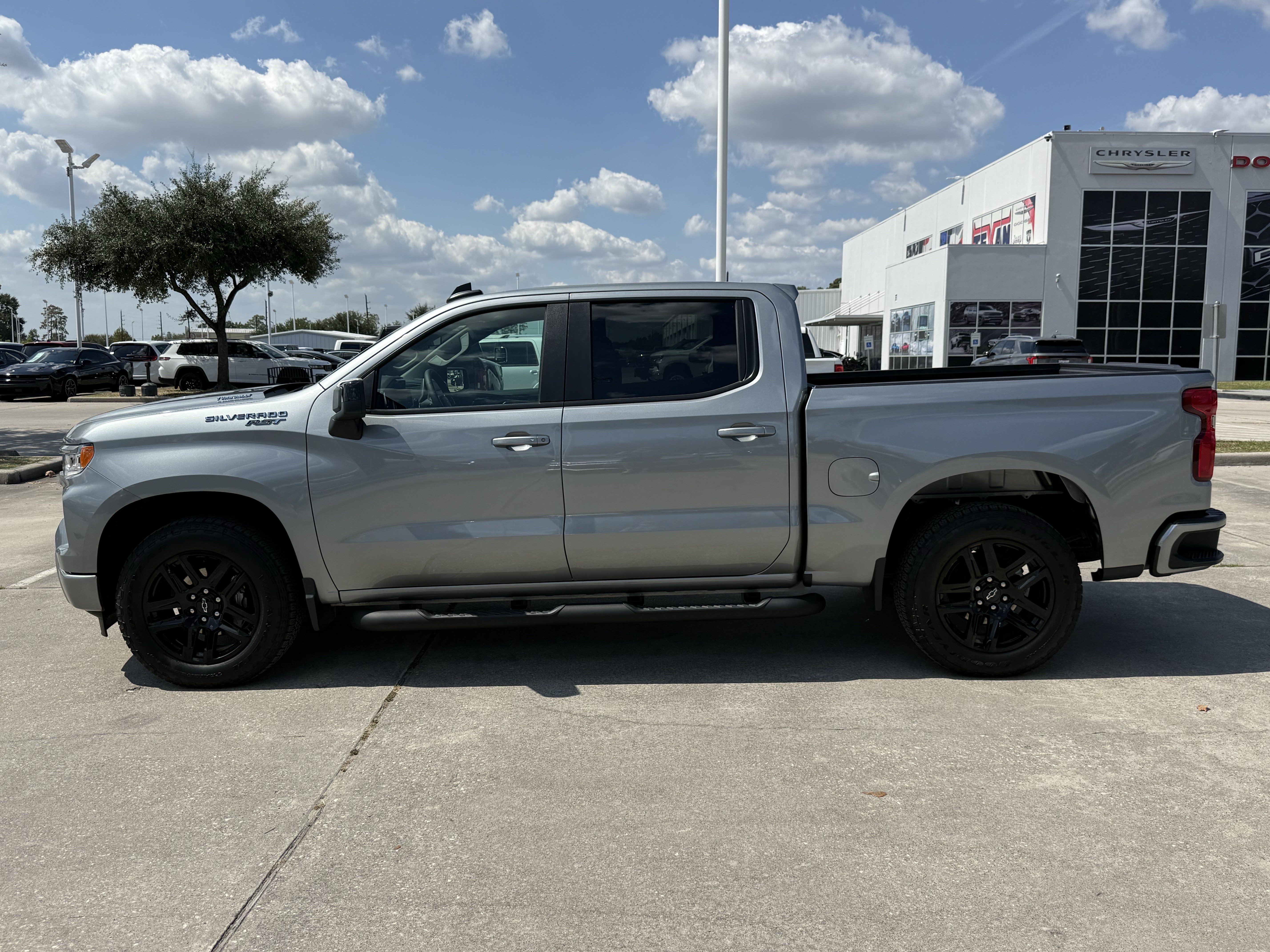 Used 2026 Chevrolet Silverado 1500 RST w/ RST Select Package RWD image 9