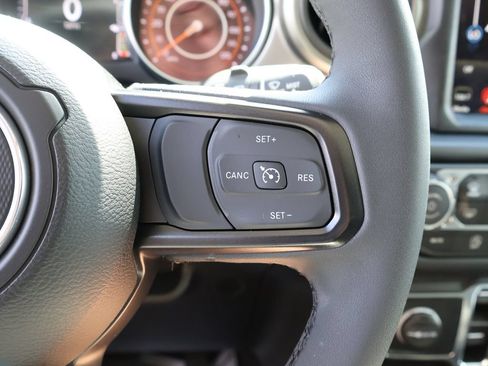 Used 2023 Jeep Wrangler Unlimited Sport AWD/4WD image 26
