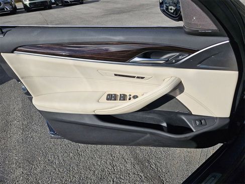 Certified 2023 BMW 540i xDrive w/ Premium Package image 7