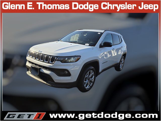 Certified 2025 Jeep Compass Latitude AWD/4WD image 3