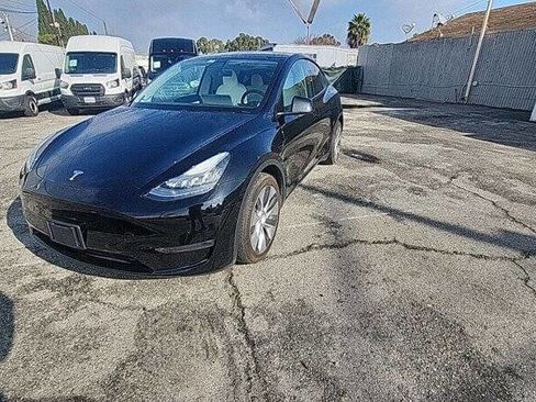 Used 2020 Tesla Model Y Long Range image 1