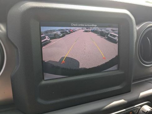 Used 2020 Jeep Wrangler Sport AWD/4WD image 16