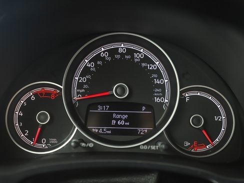Used 2018 Volkswagen Beetle 2.0T S FWD image 24